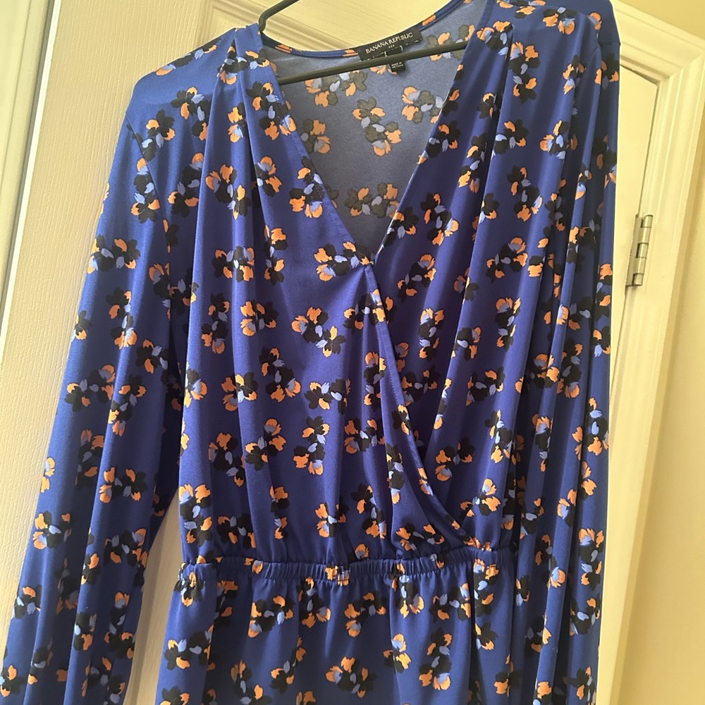 Banana Republic Crepe Twist-Front Top L